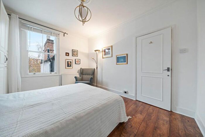 1 Bedroom Flat For Sale In Chaplin Road, London, NW2
