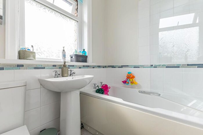 2 Bedroom Terraced House For Sale In Paris, Scholes, Holmfirth, HD9