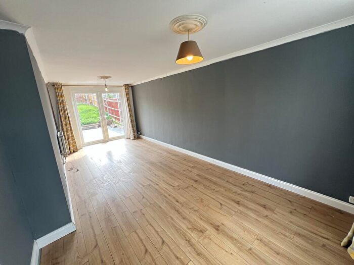 3 Bedroom House To Rent In Churchfield Road, Houghton Regis, Dunstable, LU5