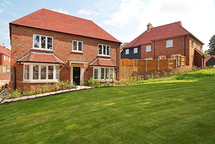 4 Bedroom Detached House For Sale In Blundell Drive, Haslemere, Surrey, GU27