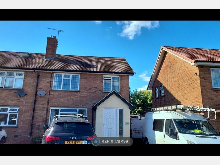 3 Bedroom Semi-Detached House To Rent In Durham Avenue, Romford, RM2