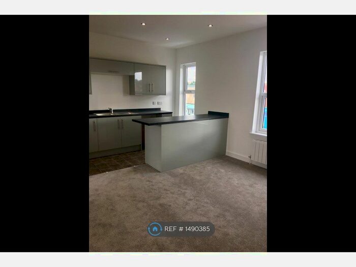 1 Bedroom Flat To Rent In Louise Street, Dudley, DY3