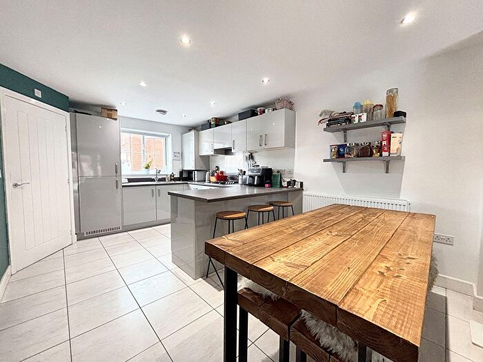 3 Bedroom Semi-detached House For Sale In Glovers Way, Burscough, L40