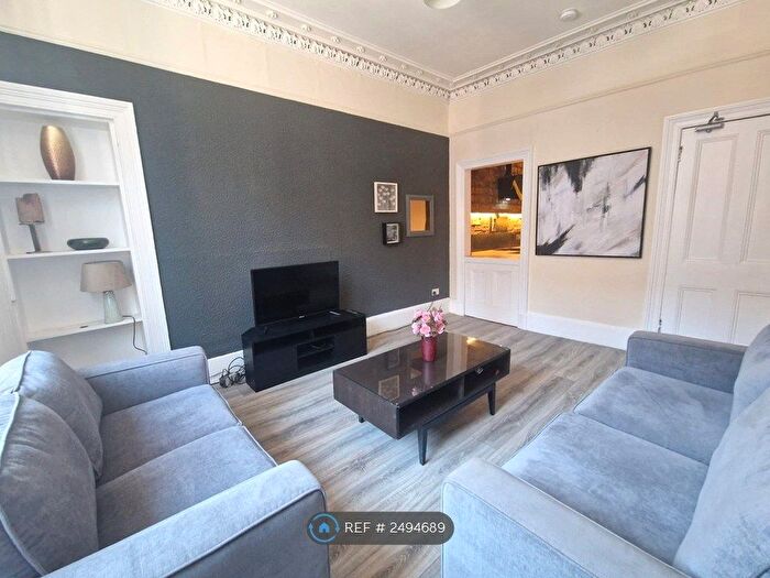 2 Bedroom Flat To Rent In Deanston Drive, Glasgow, G41