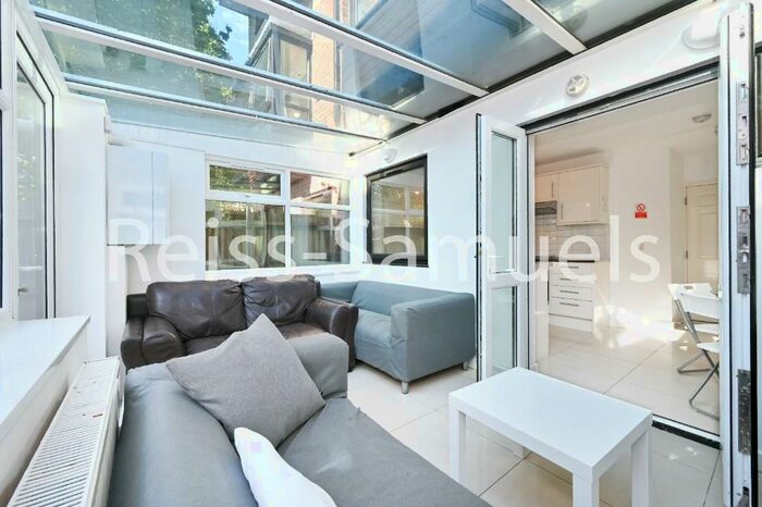 5 Bedroom Semi-Detached House To Rent In Ironmongers Place, London, E14