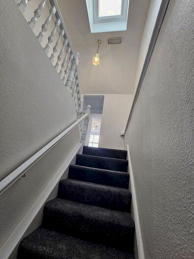 2 Bedroom Property To Rent In Abergele Road, Old Colwyn, Colwyn Bay, LL29