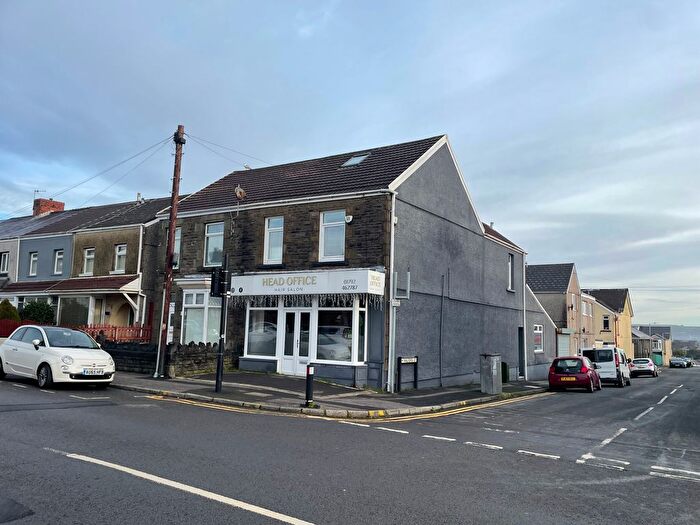 2 Bedroom Flat To Rent In Manselton Road, Swansea, SA5