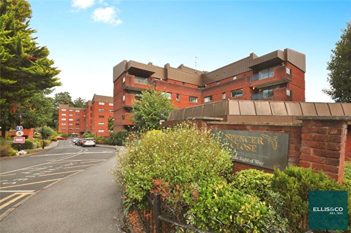2 Bedroom Apartment To Rent In Spencer Close, Finchley, N3