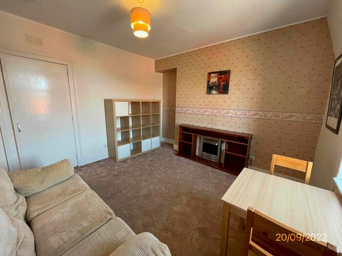 1 Bedroom Flat To Rent In Bedford Road, Top Floor Left, Aberdeen, AB24