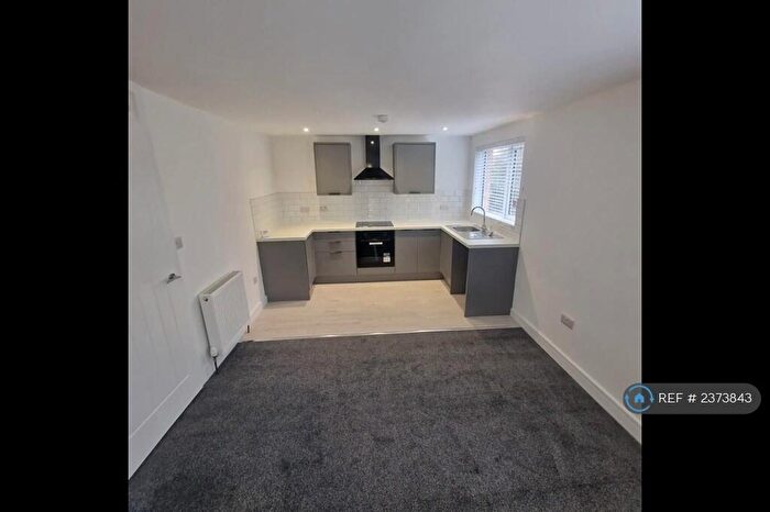 3 Bedroom Flat To Rent In Kinghorne Walk, Dundee, DD3