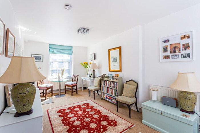 1 Bedroom Flat To Rent In Calthorpe Street, London, WC1X