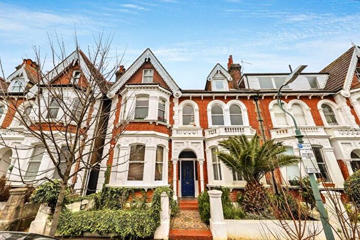 1 Bedroom Flat To Rent In Eaton Villas, Hove, BN3