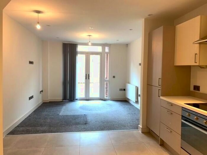 3 Bedroom Town House To Rent In St John Garden, Runcorn, WA7