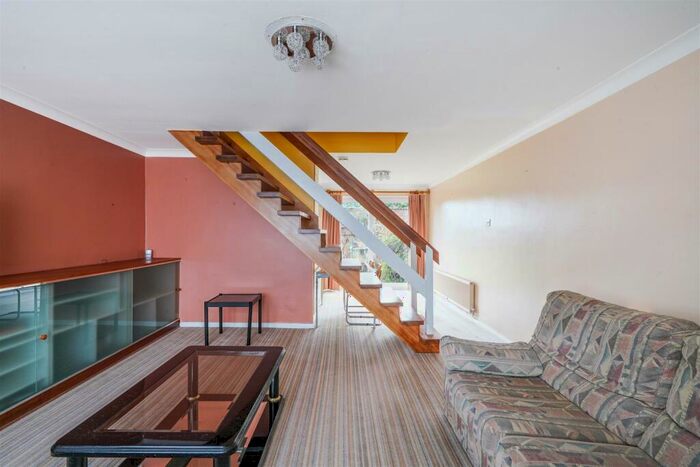 3 Bedroom End Of Terrace House For Sale In Eton Avenue, Wembley, HA0