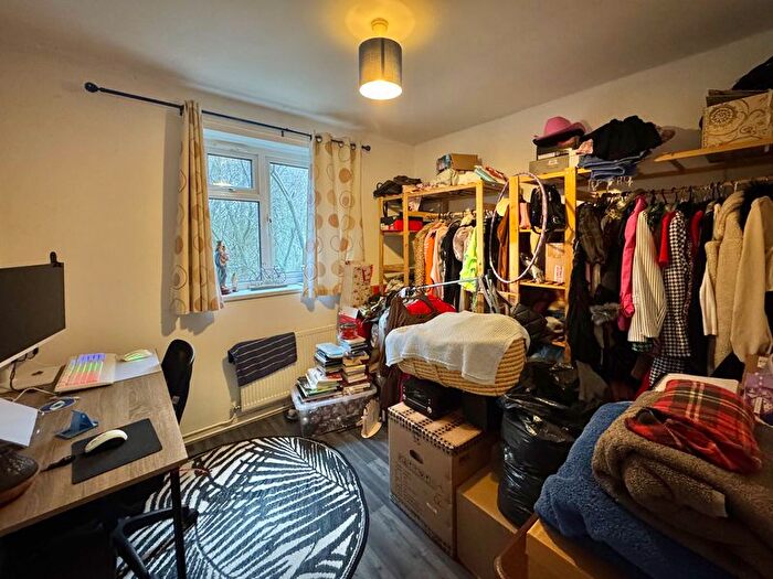 3 Bedroom Semi-Detached House For Sale In Doddington, Telford, TF3 - Photo 10