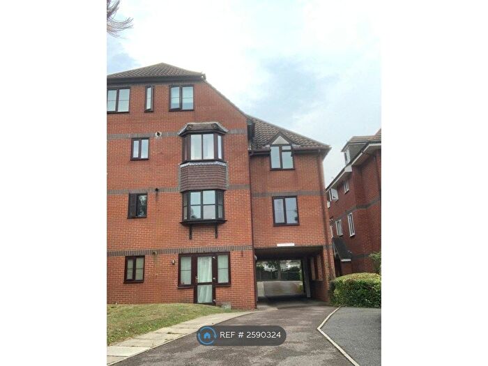 1 Bedroom Flat To Rent In Grayshott Court, Sutton, SM2