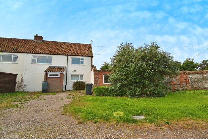 3 Bedroom Semi-Detached House To Rent In Mill Common Road, Ridlington, NR28