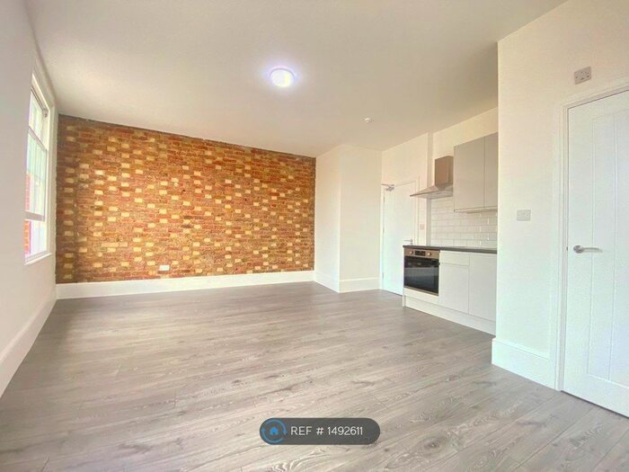 Studio To Rent In Wood Lane, London, W12