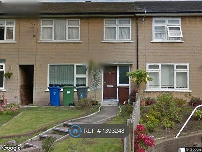 3 Bedroom Terraced House To Rent In Halliwell Road, Manchester, M25