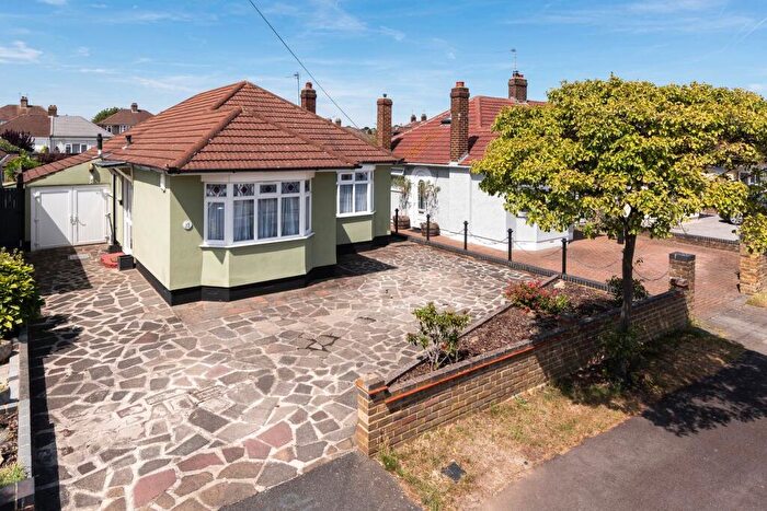 2 Bedroom Detached Bungalow For Sale In Trosley Road, Upper Belvedere, DA17
