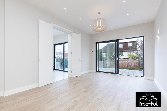 6 Bedroom Semi Detached House To Rent In St. Johns Road, London, NW11