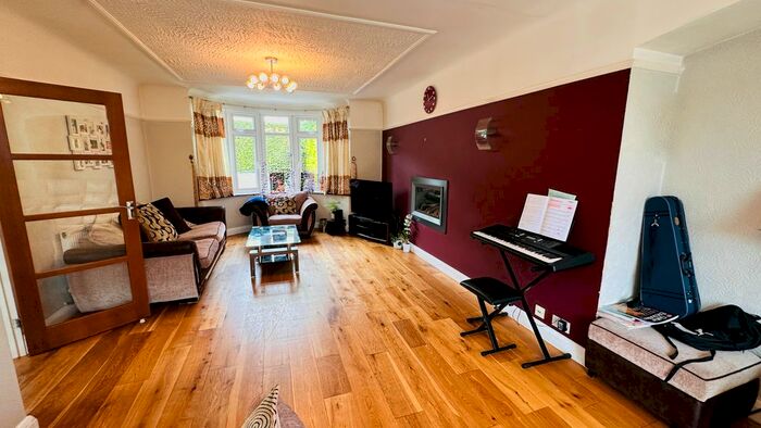 3 Bedroom Detached House To Rent In Colne Way, Watford, WD25