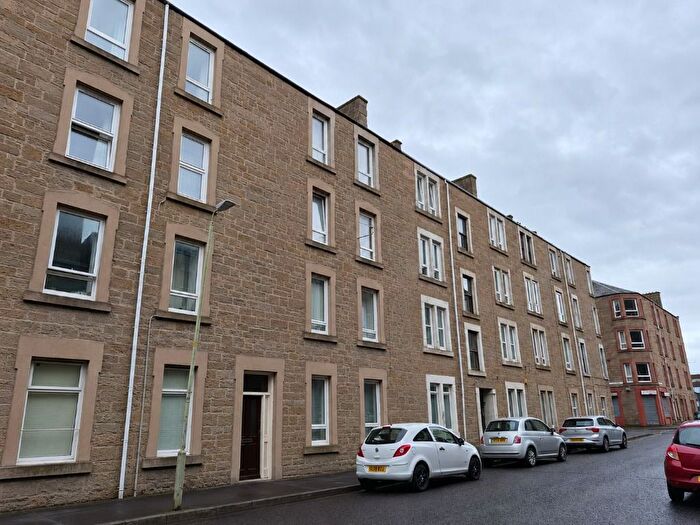 1 Bedroom Flat To Rent In Lorimer Street, Coldside, Dundee, DD3