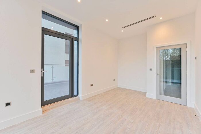 1 Bedroom Flat For Sale In Gwynne Road, Battersea, London, SW11