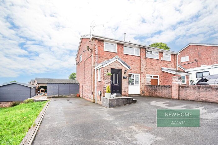3 Bedroom Semi Detached House For Sale In Philips Road, Bacup, OL13