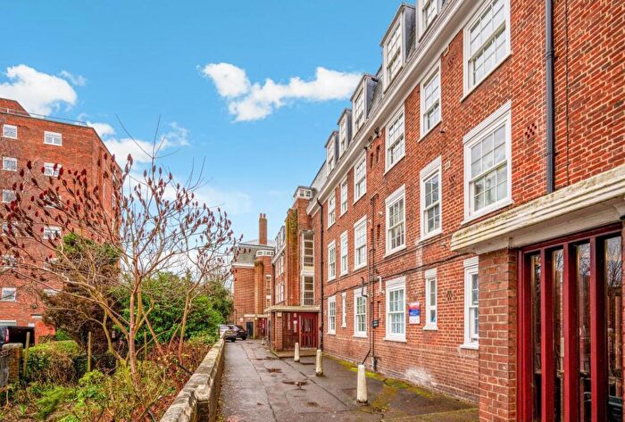 1 Bedroom Flat For Sale In Flat Faraday House, York Rise, Dartmouth Park, London, NW5