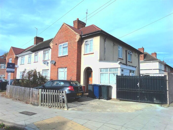 3 Bedroom End Of Terrace House To Rent In Norman Avenue, Southall, Middlesex, UB1