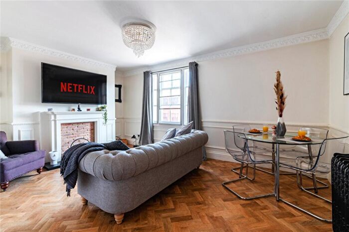 2 Bedroom Maisonette To Rent In Regent Court, Reading, Berkshire, RG1