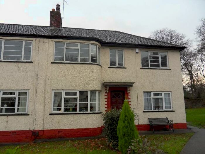 2 Bedroom Apartment To Rent In Redesdale Gardens, Adel, Leeds, LS16