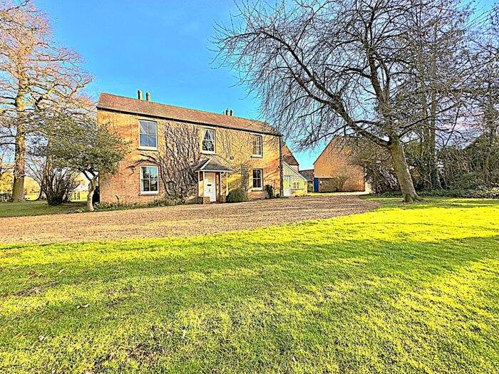 4 Bedroom Detached House To Rent In Bushmead Road, Bedford, MK44