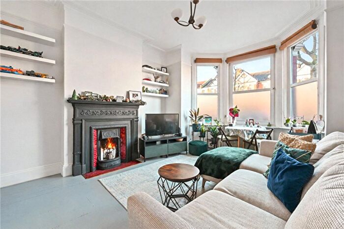 2 Bedroom Flat To Rent In Chandos Road, Willesden Green, London, NW2