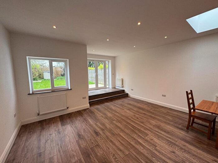 4 Bedroom Semi Detached House To Rent In Station Road, Orpington, BR6