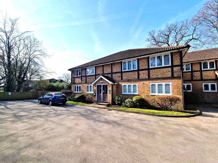 1 Bedroom Flat To Rent In Aragon Court, Bracknell, Berkshire, RG12