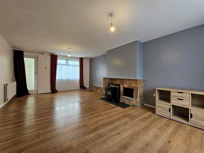 3 Bedroom Terraced House To Rent In St. Levan Close, Bilborough, Nottinghamshire, NG8