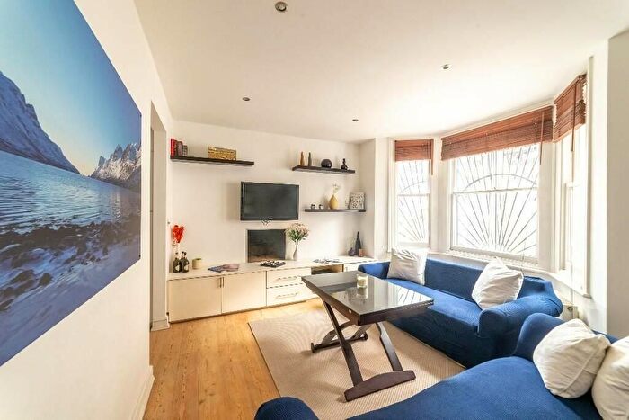 2 Bedroom Flat To Rent In Edith Grove, London, SW10