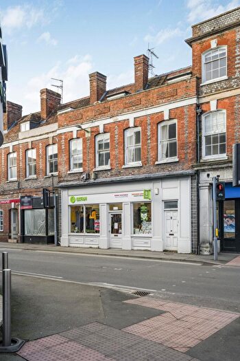 3 Bedroom Apartment To Rent In High Street, Wallingford, Oxfordshire, OX10