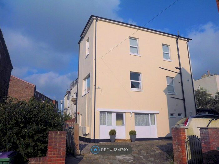 1 Bedroom Flat To Rent In Elmstead Place, Folkestone, CT20
