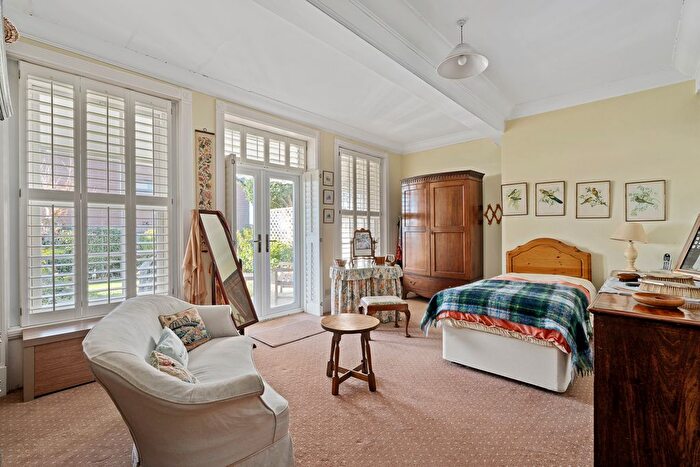 2 Bedroom Flat For Sale In Havelock Road, Warsash, SO31