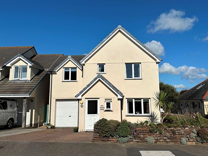 4 Bedroom Detached House For Sale In Riviera Close, Mullion, TR12