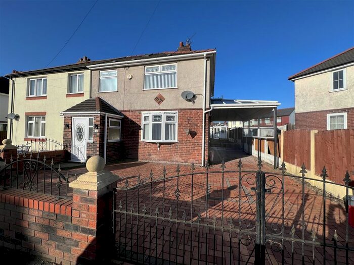 4 Bedroom Semi-Detached House To Rent In Park Avenue, Haydock, St. Helens, WA11