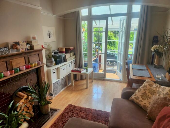 1 Bedroom Flat To Rent In Beaconsfield Road, London, W5