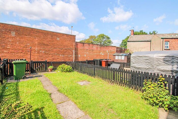 2 Bedroom Terraced House For Sale In Richmond Avenue, Pontefract, WF8