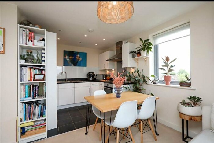 2 Bedroom Flat To Rent In Taywood Road, Northolt, UB5