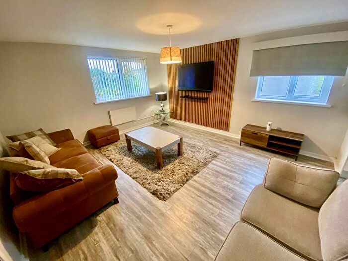 3 Bedroom Flat To Rent In Mynydd Garnllwyd Road, Morriston, Swansea, SA6