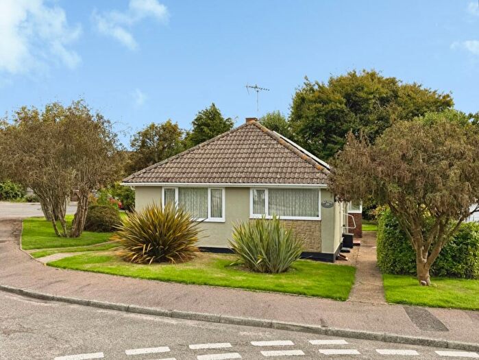 3 Bedroom Detached Bungalow For Sale In Minter Avenue, Densole, Folkestone, CT18