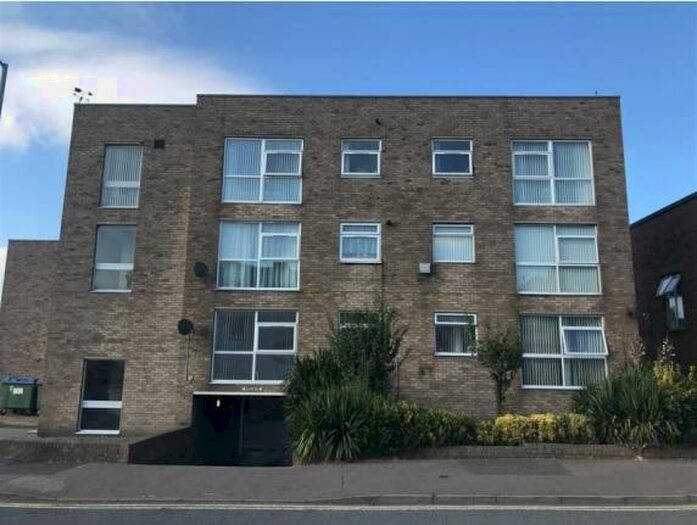 2 Bedroom Flat To Rent In Russell Court, Beach Station Road, Felixstowe, IP11